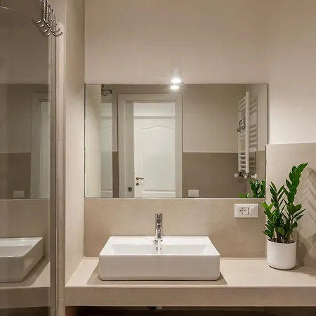 Castro Pretorio 21 - Fromhometorome * Rome