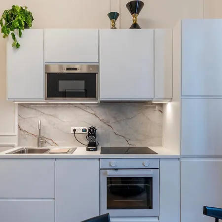 Castro Pretorio 21 - Fromhometorome * Rome