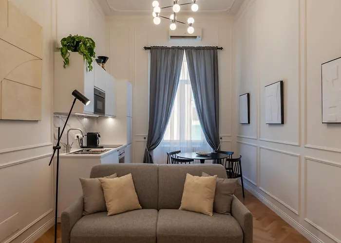 Castro Pretorio 21 - Fromhometorome * Rome