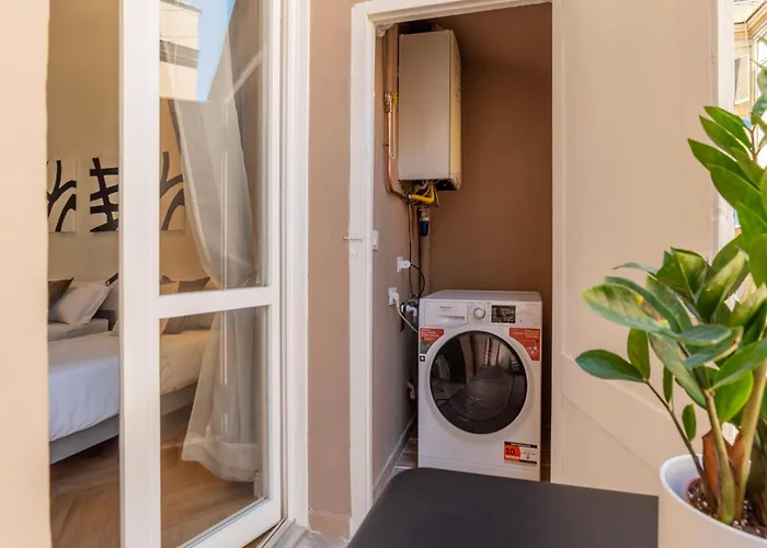 Castro Pretorio 21 - Fromhometorome * Rome